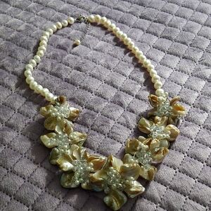 Floral Pearl Necklace with Gold Accents